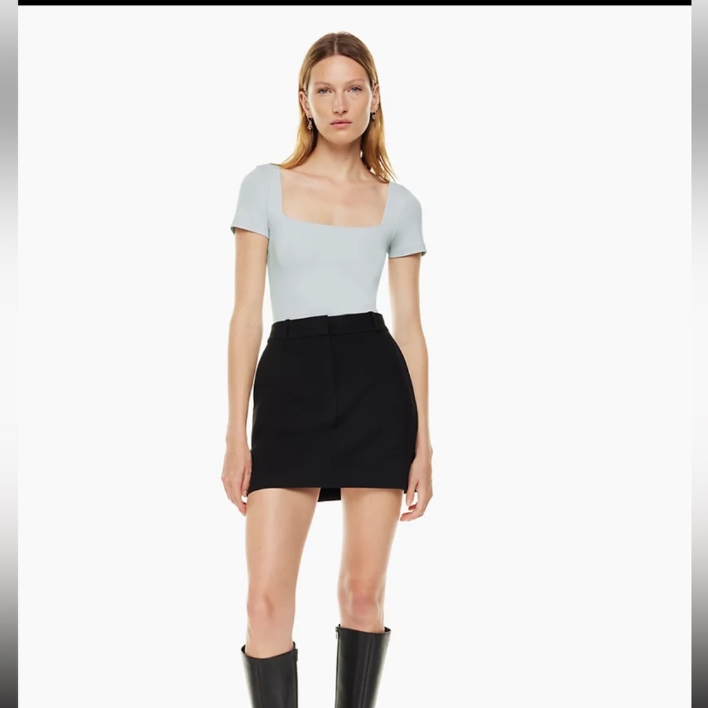 Aritzia Babaton Contour Squareneck Shortsleeve Bodysuit